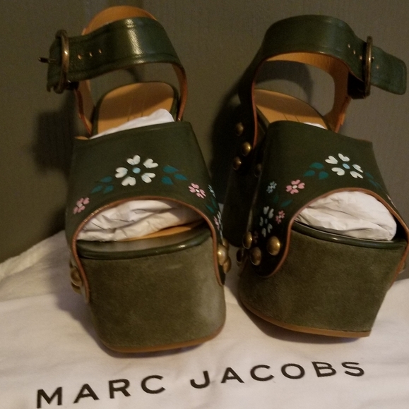 Shoes - Picture 4 of 5